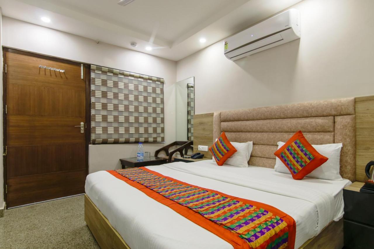 Hotel Anand - Walk In From Railway Station New Delhi