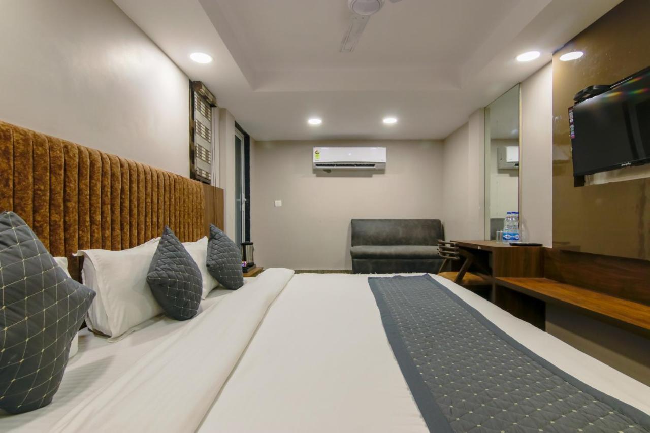 Anand - Walk In From Railway Station Hotel New Delhi